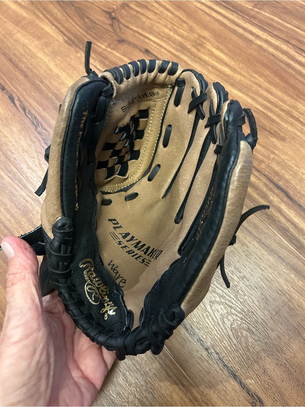 Rawlings Playmaker Series youth  Tan/Black Baseball Glove 10.5 right leather